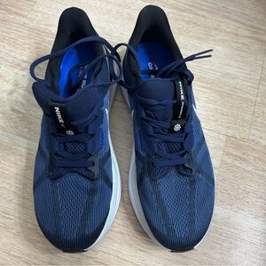 Nike Structure 25
Men's Road Running Shoes size 9